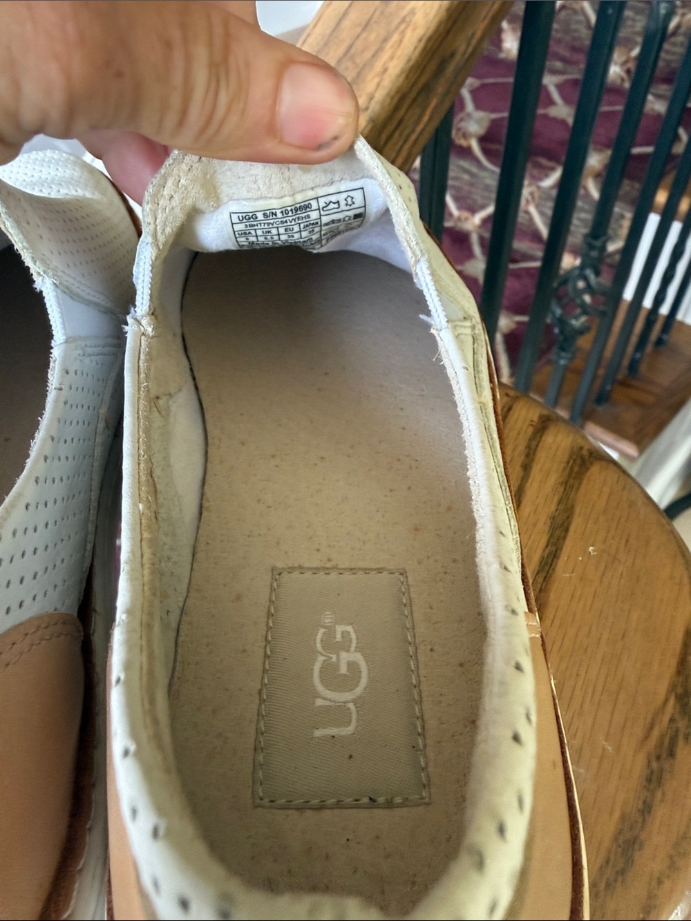 UGG ADLEY PERF WHITE slip on sneaker women’s size 8 preowned good condition - Picture 11 of 14